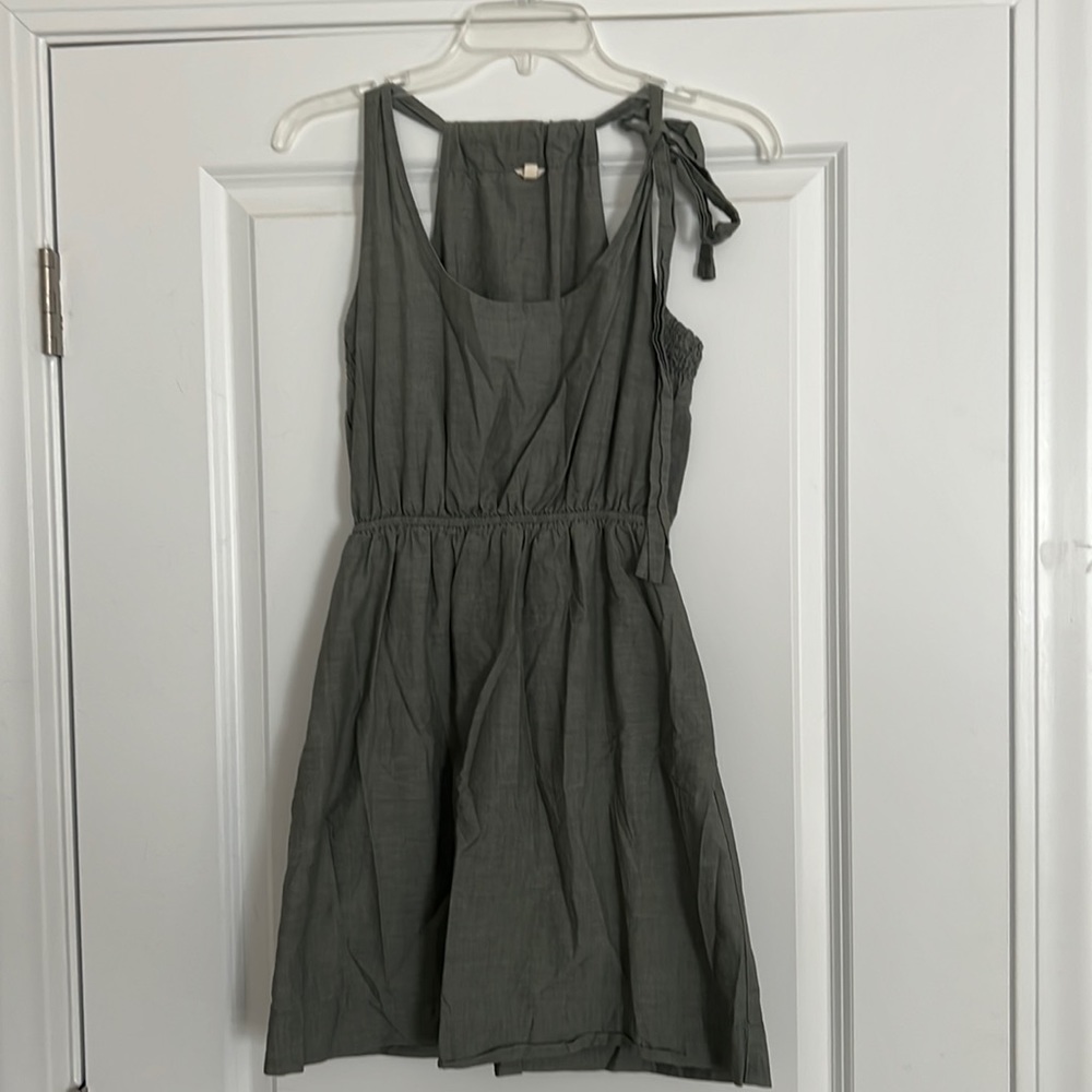 J. Crew green dress with synched waist. Size XS.